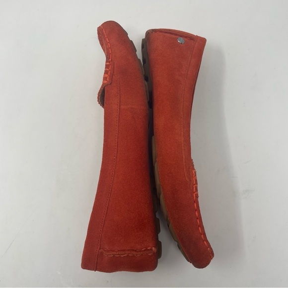 Ugg Leather Flats with Cutout Design – Orange, Size 8.5 - Picture 4 of 9